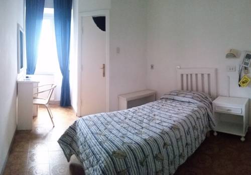 Imagen de la habitación del Hotel Pensione Week End. Foto 13