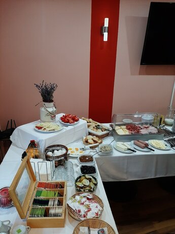 Imagen general del Hotel Pensiune Safrane, Pecinișca. Foto 4