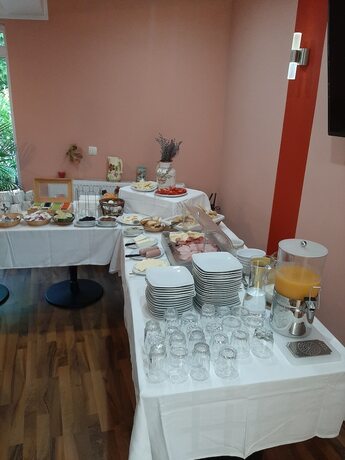 Imagen general del Hotel Pensiune Safrane, Pecinișca. Foto 6
