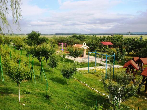 Imagen de los exteriores del Hotel Pensiunea Ada. Foto 11