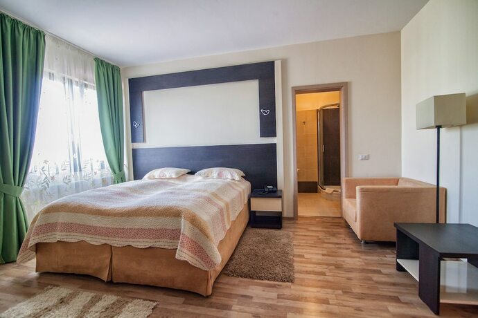 Imagen general del Hotel Pensiunea Aristocratis. Foto 4