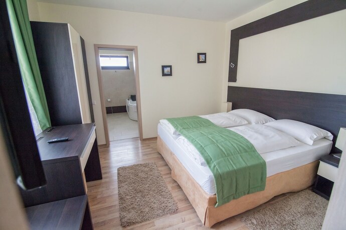 Imagen de la habitación del Hotel Pensiunea Aristocratis. Foto 19