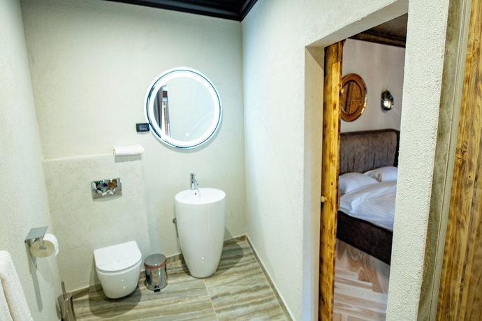 Imagen de la habitación del Hotel Pensiunea Barrique Garden. Foto 5