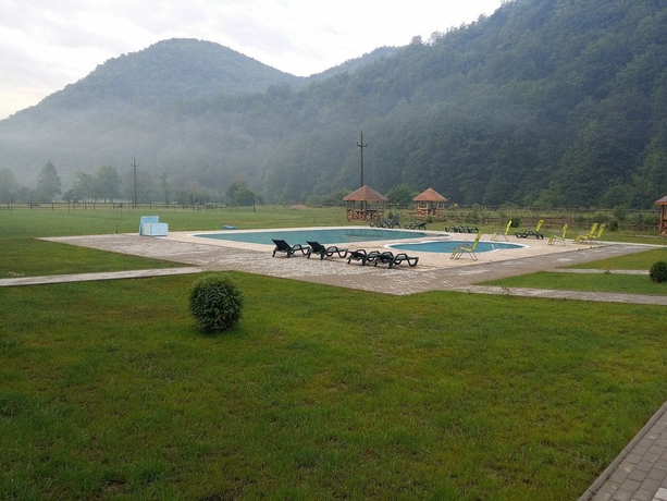 Imagen de la piscina del Hotel Pensiunea Casiana. Foto 19