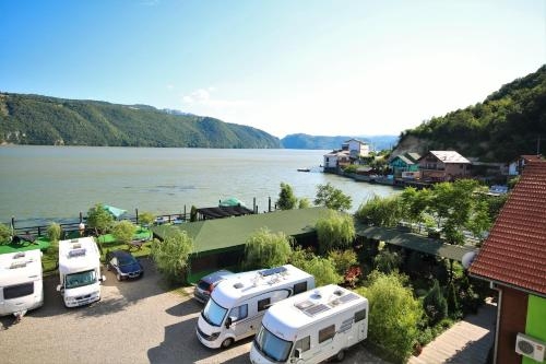 Imagen de la habitación del Hotel Pensiunea Danubia. Foto 8