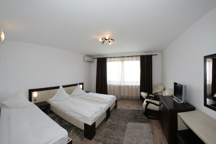 Imagen general del Hotel Pensiunea Denim. Foto 1