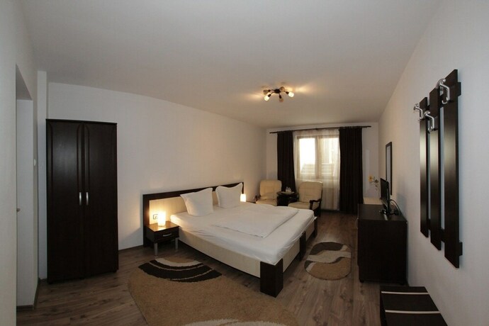 Imagen general del Hotel Pensiunea Denim. Foto 14