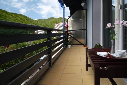 Imagen de los exteriores del Hotel Pensiunea Floare de Colt. Foto 5