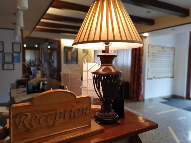 Imagen de los interiores del Hotel Pensiunea Floarea Soarelui Brasov. Foto 15