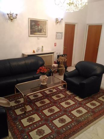 Imagen de los interiores del Hotel Pensiunea Helvetia. Foto 6