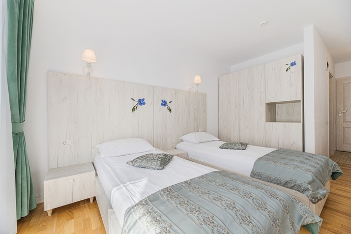 Imagen de la habitación del Hotel Pensiunea Hilltop. Foto 8
