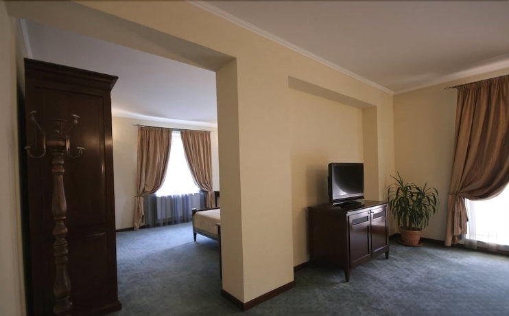 Imagen de la habitación del Hotel Pensiunea La Residenza. Foto 7
