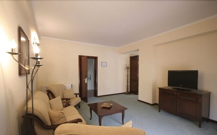 Imagen de la habitación del Hotel Pensiunea La Residenza. Foto 14