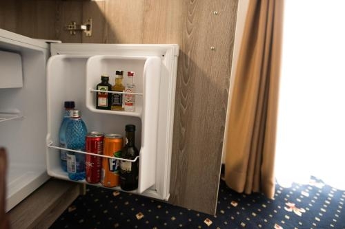 Imagen de la habitación del Hotel Pensiunea La Vie. Foto 6