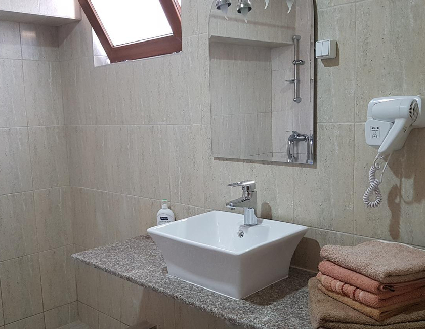 Imagen general del Hotel Pensiunea Mioara. Foto 19