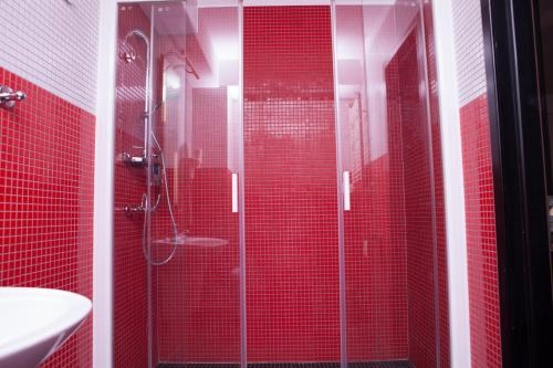 Imagen de la habitación del Hotel Pensiunea Santa Fe. Foto 6