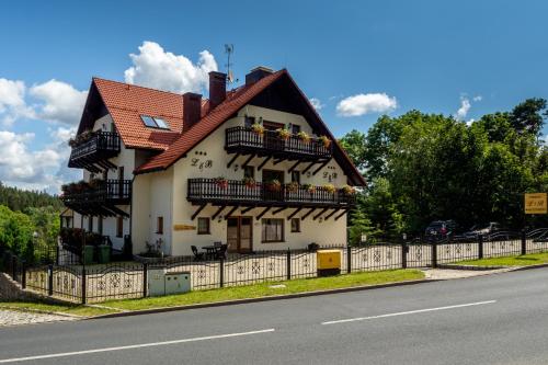 Imagen de los exteriores del Hotel Pensjonat L&b. Foto 10