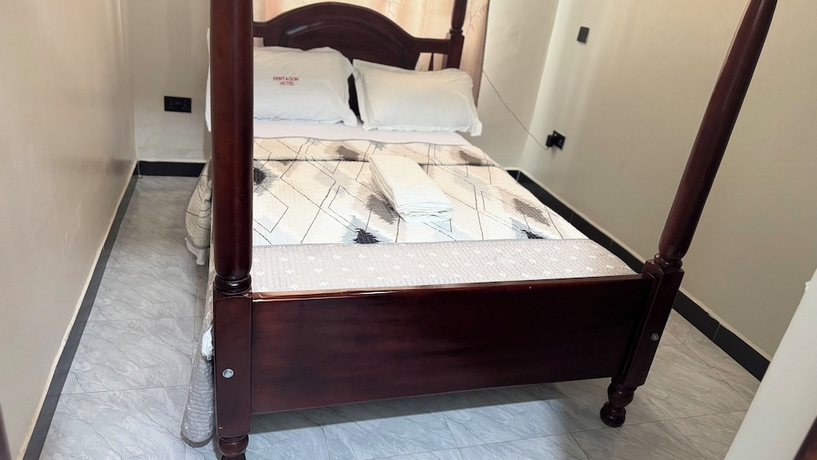 Imagen de la habitación del Hotel Pentagon, Fort Portal. Foto 8
