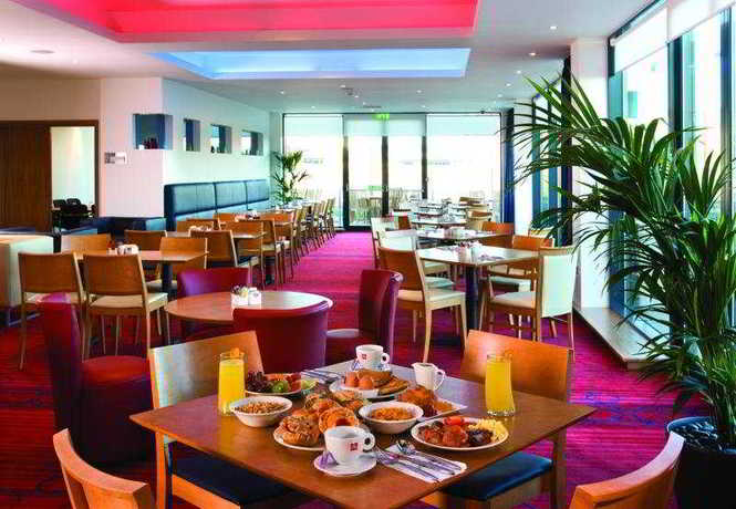 Imagen del bar/restaurante del Hotel Pentahotel Derby. Foto 19