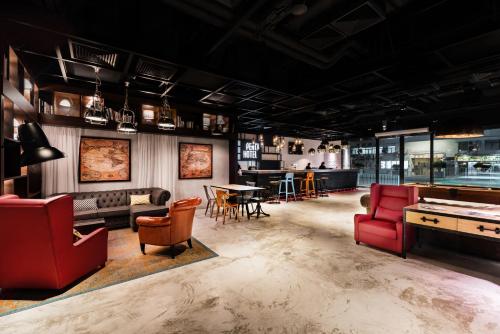 Imagen de los interiores del Hotel Pentahotel Hong Kong, Tuen Mun. Foto 10