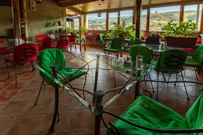 Imagen del bar/restaurante del Hotel Penthouse. Foto 2
