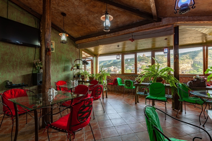 Imagen del bar/restaurante del Hotel Penthouse. Foto 3