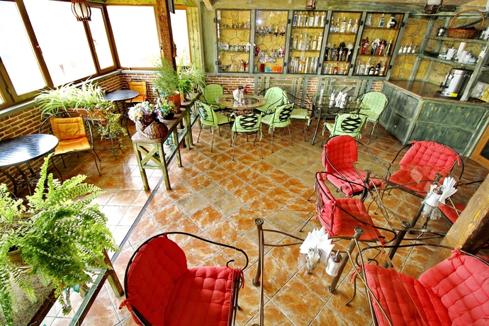 Imagen del bar/restaurante del Hotel Penthouse. Foto 9