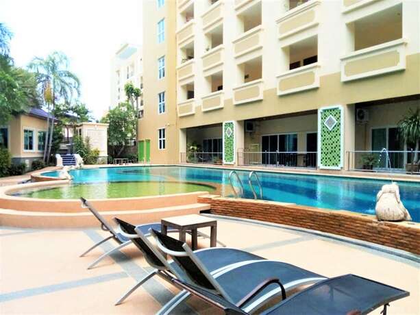 Imagen de la piscina del Hotel Penthouse Studio Apartment The Residence Jomtien. Foto 11