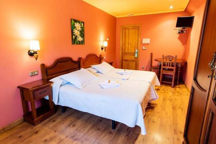 Imagen de la habitación del Hotel Peña Pandos, Aller-Felechosa. Foto 10