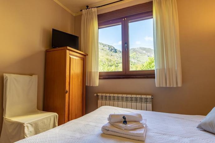 Imagen de la habitación del Hotel Peña Pandos, Aller-Felechosa. Foto 11