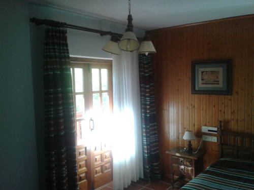 Imagen de la habitación del Hotel Peñarrubia. Foto 2