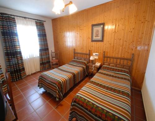 Imagen de la habitación del Hotel Peñarrubia. Foto 8