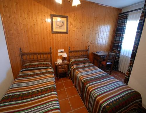 Imagen de la habitación del Hotel Peñarrubia. Foto 11