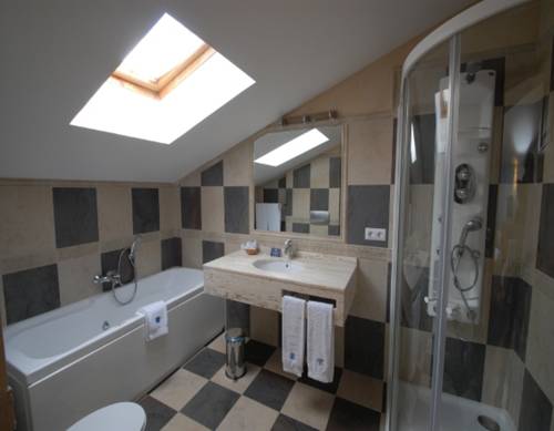 Imagen de la habitación del Hotel Peñarrubia. Foto 12