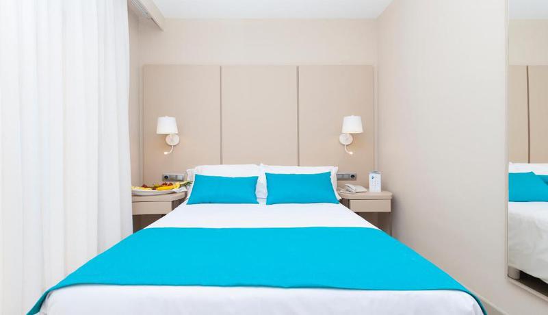 Imagen de la habitación del Hotel Peñiscola Palace. Foto 4