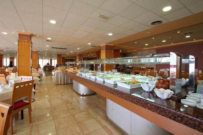 Imagen del bar/restaurante del Hotel Peñiscola Palace. Foto 2