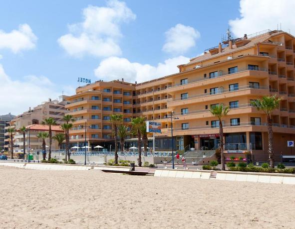 Imagen de los exteriores del Hotel Peñiscola Palace. Foto 11