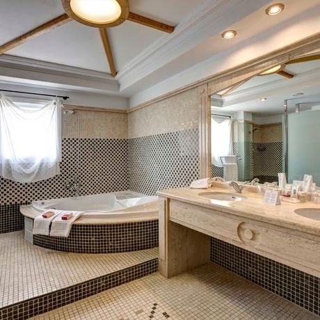 Imagen de la habitación del Hotel Peñiscola Plaza Suites. Foto 6