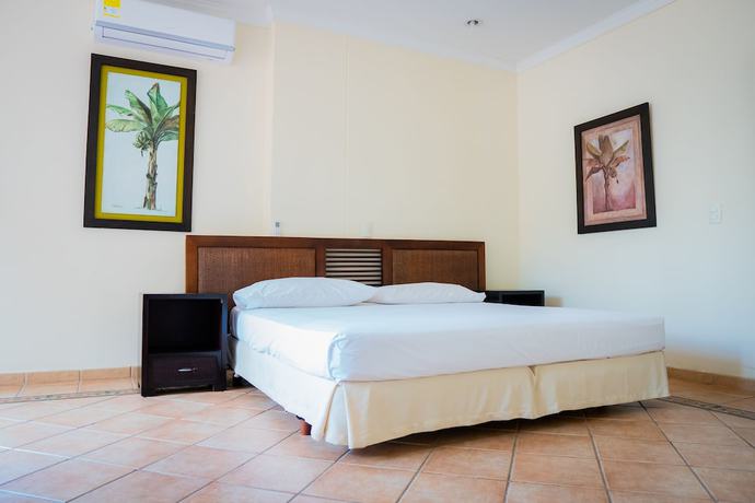 Imagen de la habitación del Hotel Pe&ntilde;on Suites. Foto 14