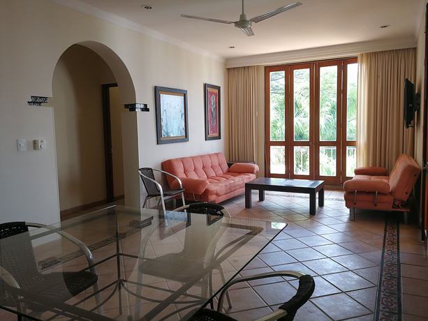 Imagen de la habitación del Hotel Pe&ntilde;on Suites. Foto 18