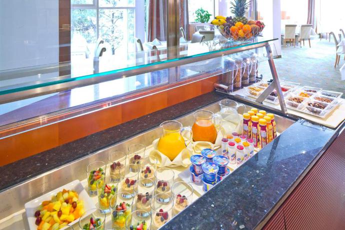 Imagen del bar/restaurante del Hotel Penz West. Foto 2