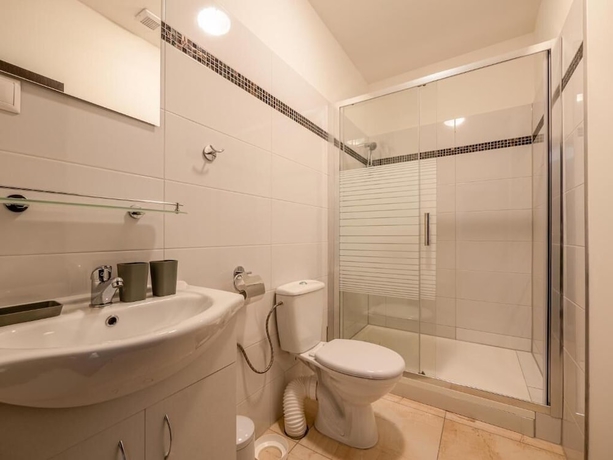 Imagen de la habitación del Hotel Penzi&oacute;n ARIES. Foto 3