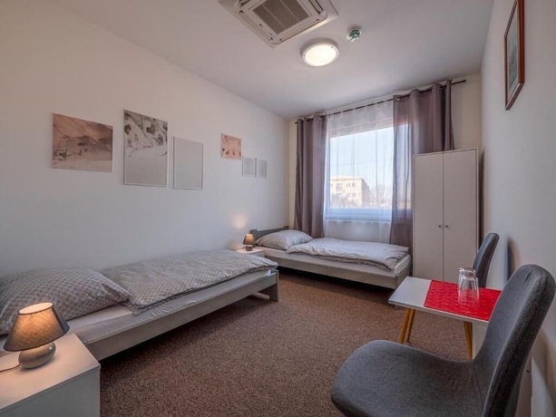 Imagen de la habitación del Hotel Penzi&oacute;n ARIES. Foto 4