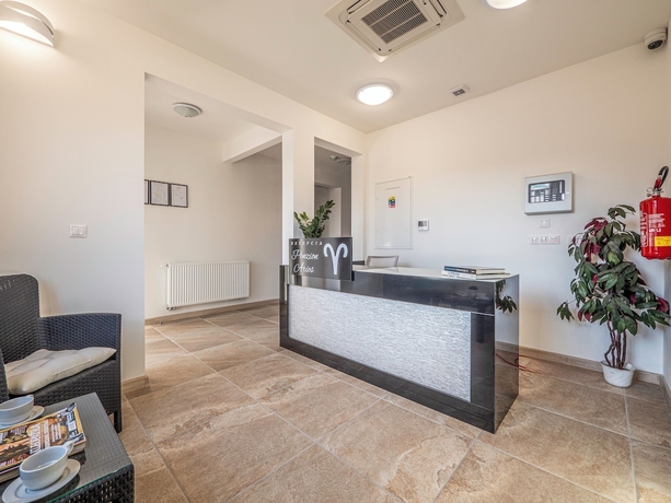 Imagen de los interiores del Hotel Penzi&oacute;n ARIES. Foto 11