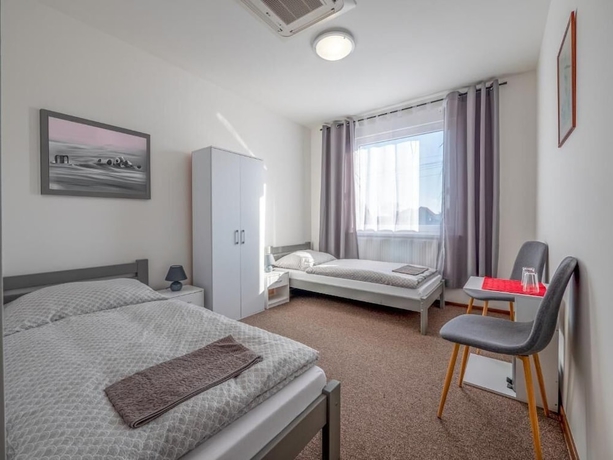 Imagen de la habitación del Hotel Penzi&oacute;n ARIES. Foto 5
