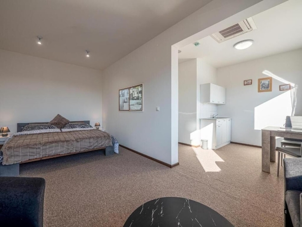 Imagen de la habitación del Hotel Penzi&oacute;n ARIES. Foto 6