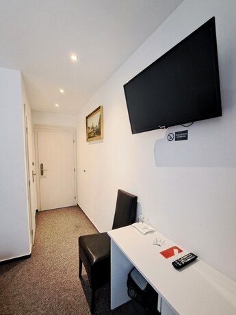 Imagen general del Hotel Penzi&oacute;n Al Corso. Foto 4