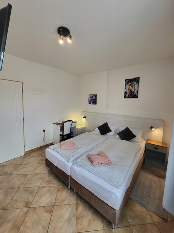Imagen de la habitación del Hotel Penzi&oacute;n Al Corso. Foto 11