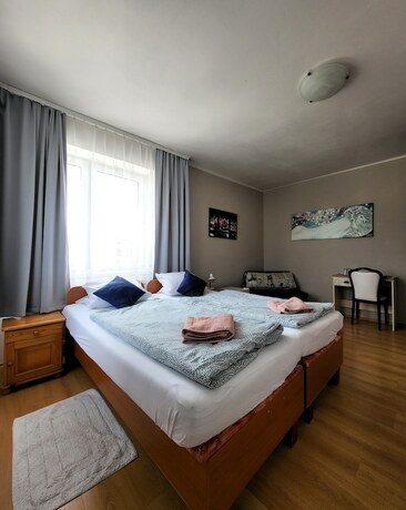 Imagen de la habitación del Hotel Penzi&oacute;n Al Corso. Foto 12