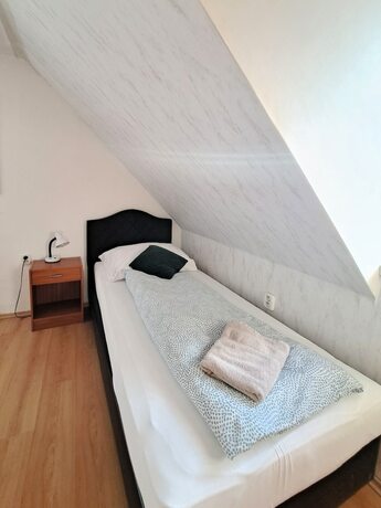 Imagen de la habitación del Hotel Penzi&oacute;n Al Corso. Foto 15